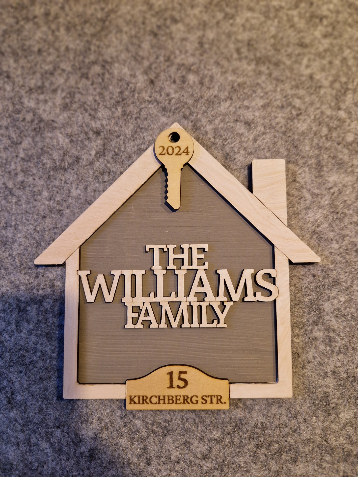 Türschild mit Familiennamen